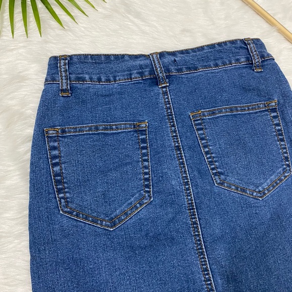 Forever 21  fish cut jeans skirt - Picture 5 of 7